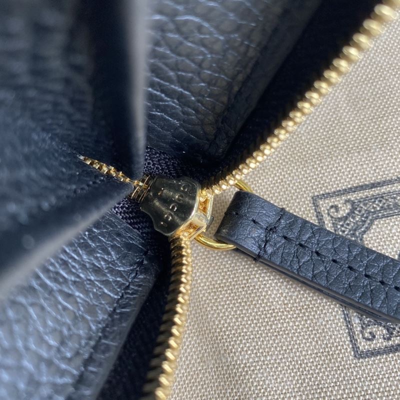 Gvc*1 purse